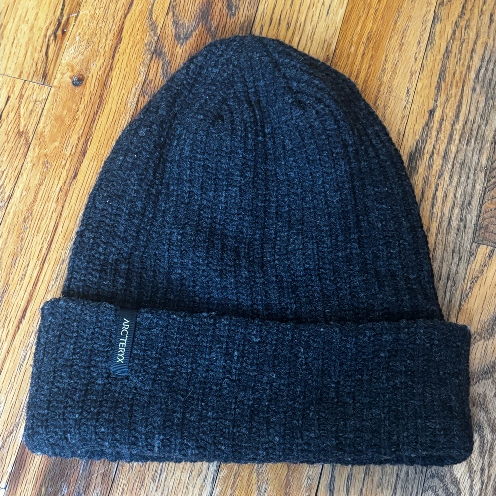 Arc'teryx Black Knit Beanie
